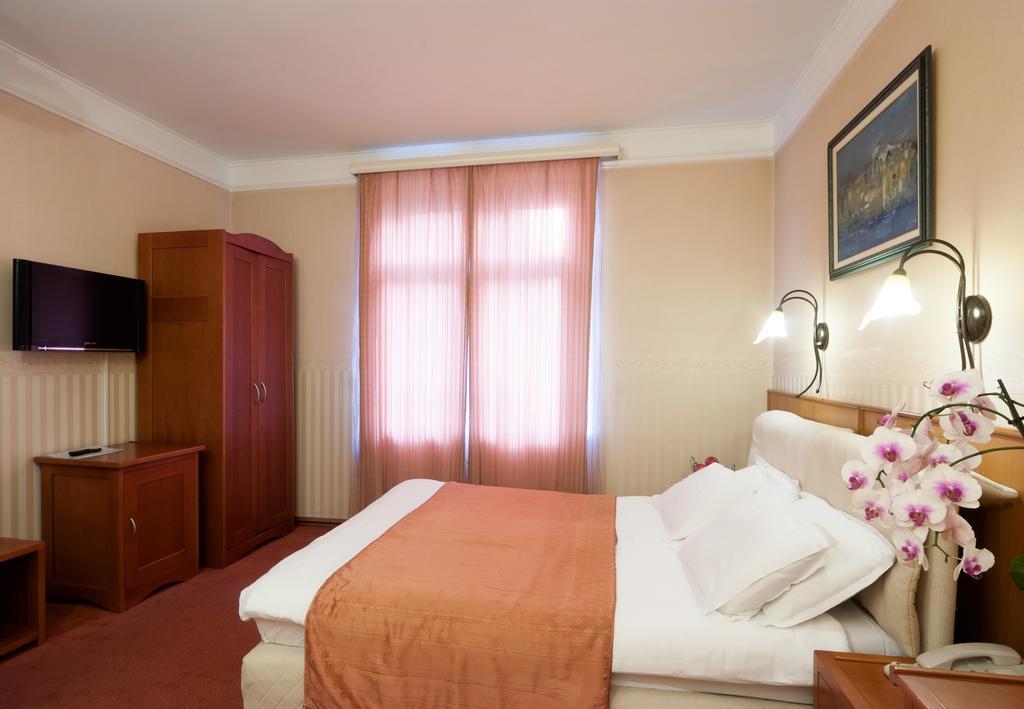 Hotel Aleksandar Vrnjačka Banja Exterior foto